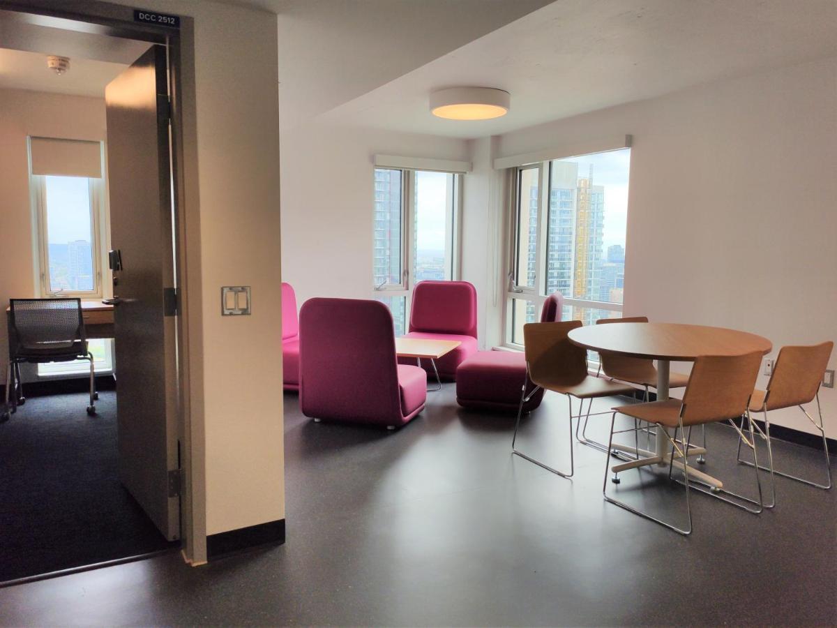 Toronto Metropolitan University-Daphne Cockwell Complex Residence Luaran gambar