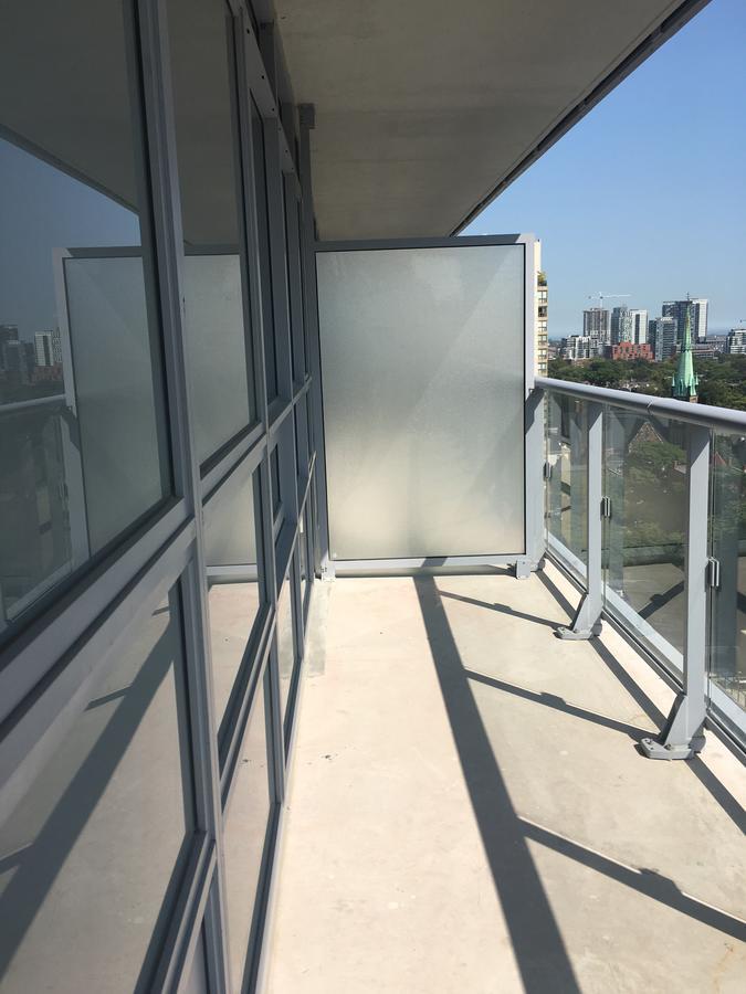 Toronto Metropolitan University-Daphne Cockwell Complex Residence Bilik gambar